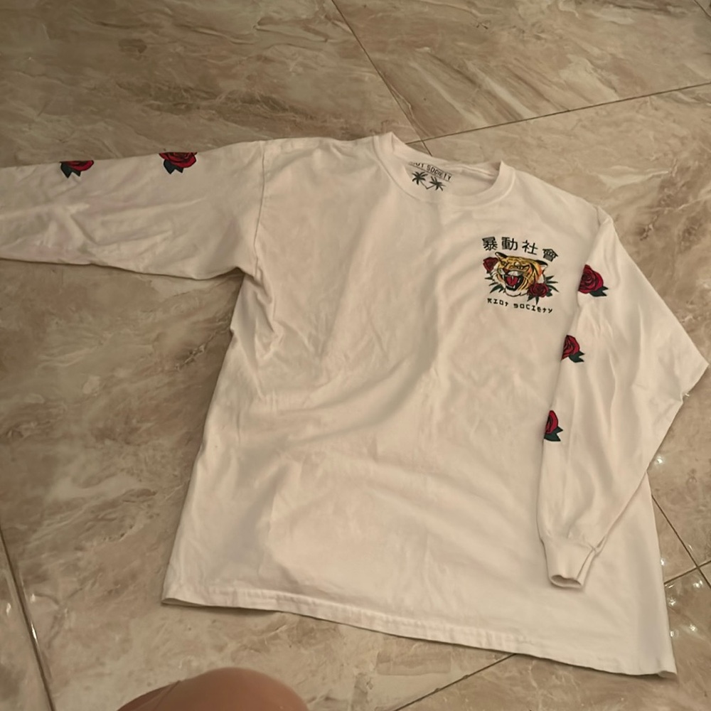 Riot Society Long sleeve tee shirt